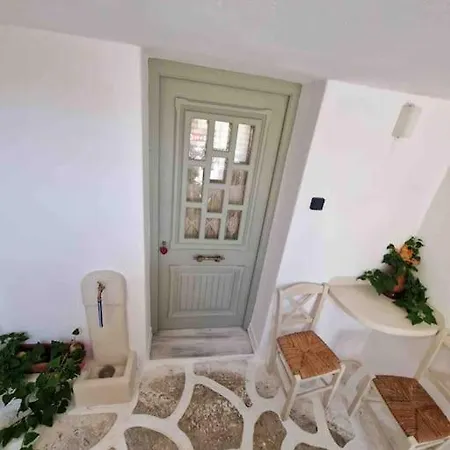 Sofia'S Cozy Traditional Studio Downtown Naxos City Exterior photo